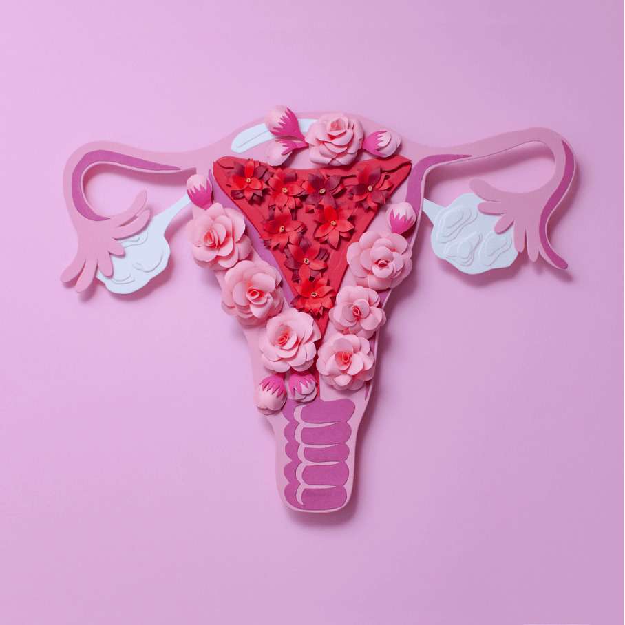 Артистична илюстрация на матка, украсена с цветя, на розов фон